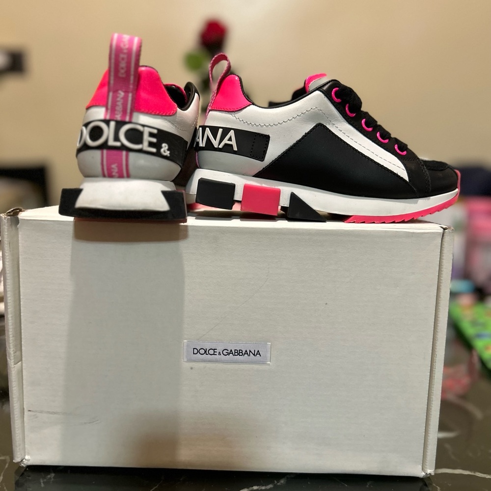 Like NEW authentic Dolce & Gabbana little girls sneakers. Size 28/11